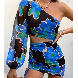 Mini cutout dress with flowers